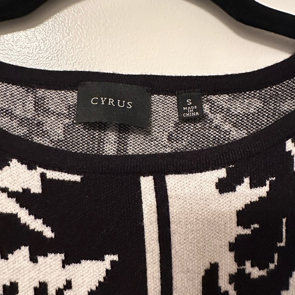 CYRUS | Monochrome Black & White Knit Top - Picture 2 of 6